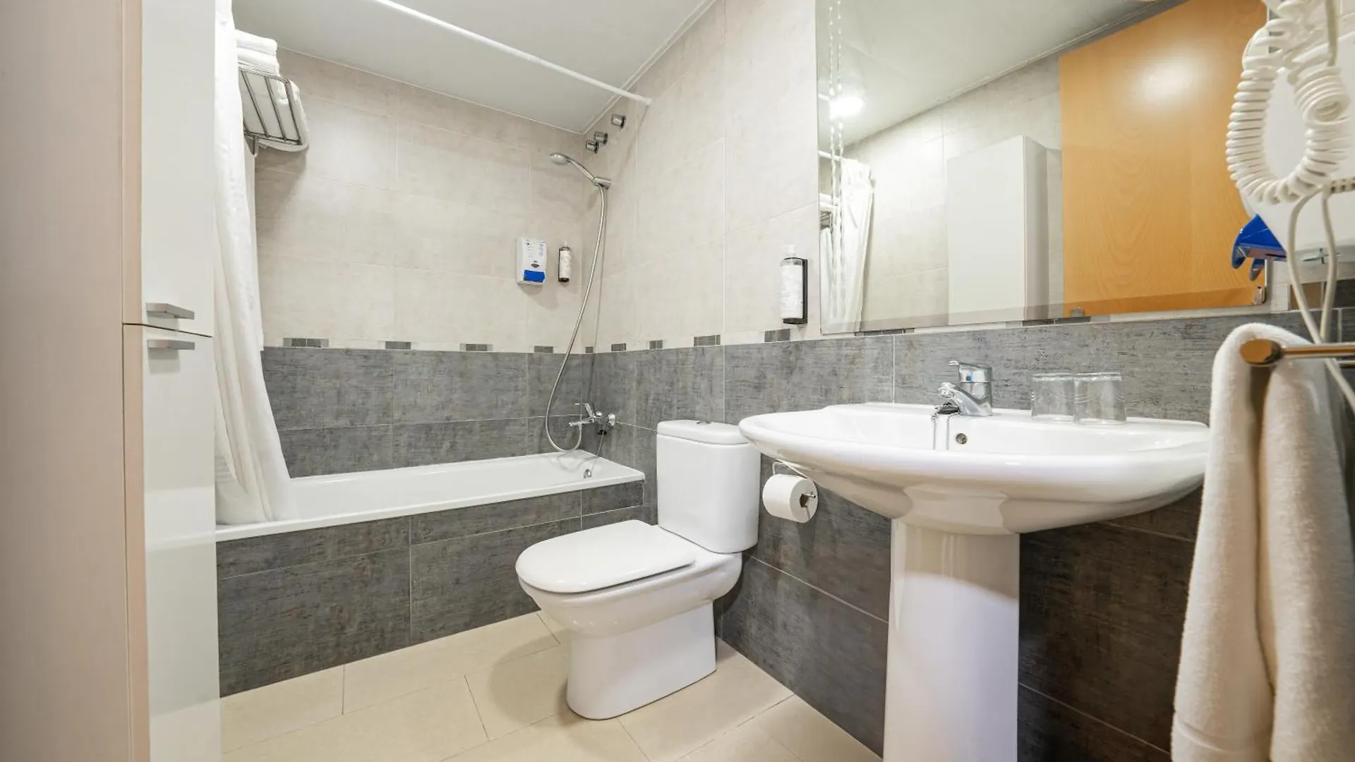 Neptuno Apartments Calella 0*,