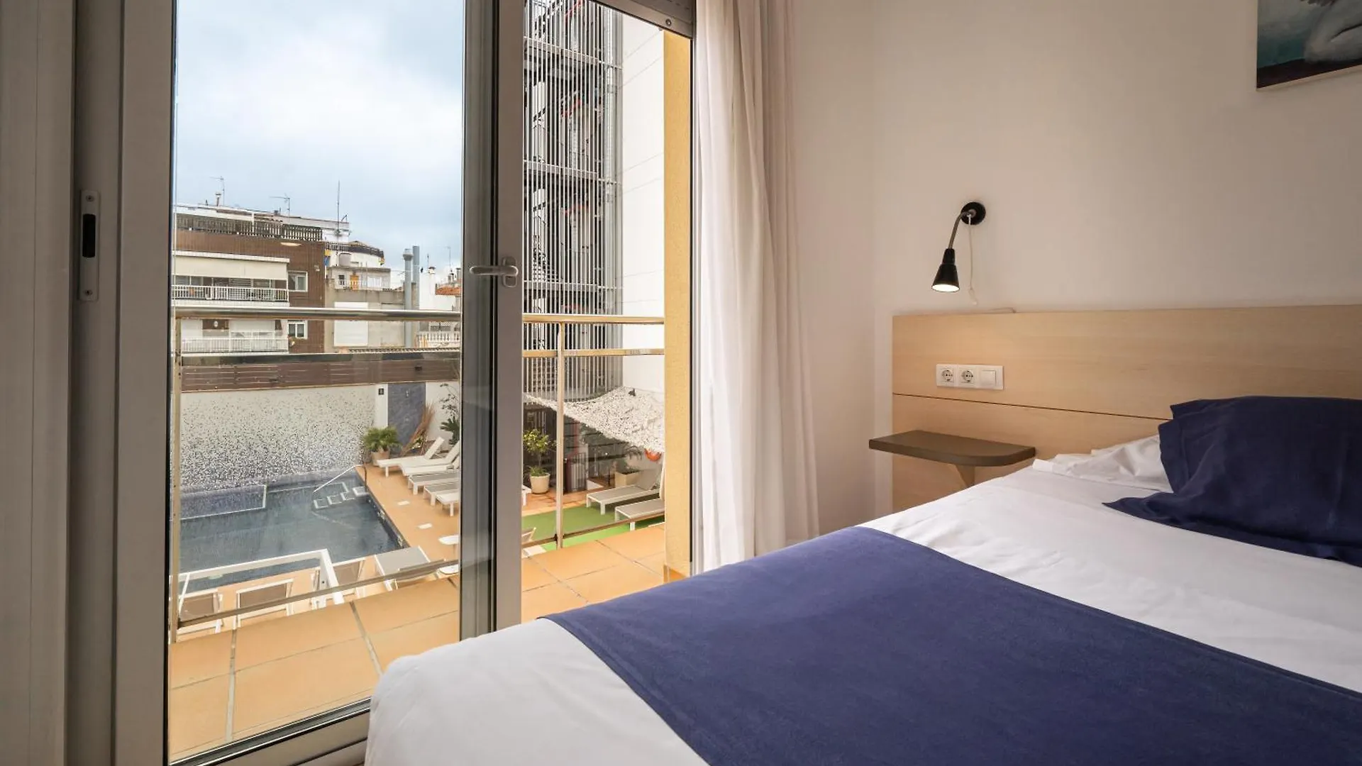 Neptuno Apartments Calella