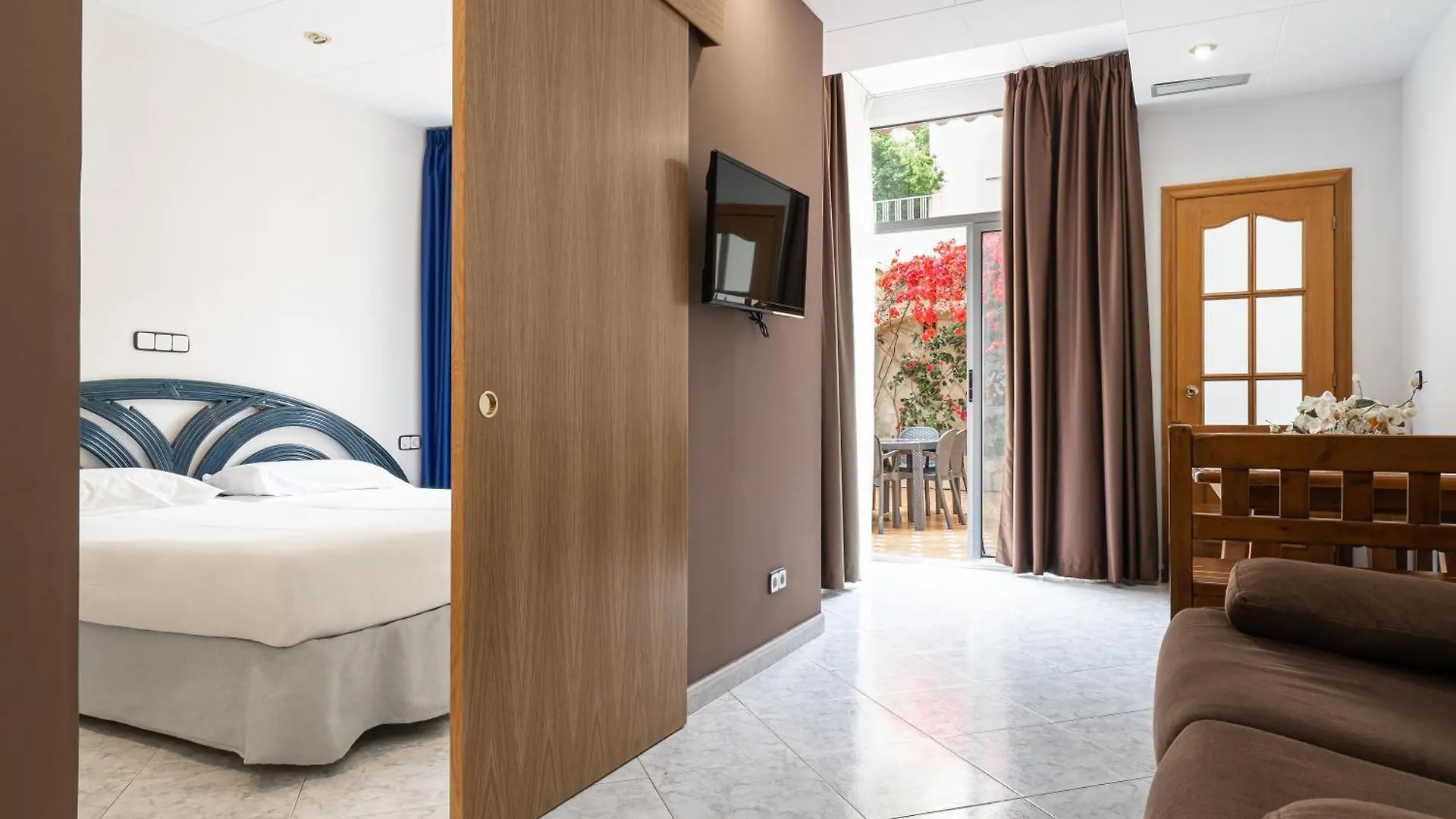 Neptuno Apartments Calella