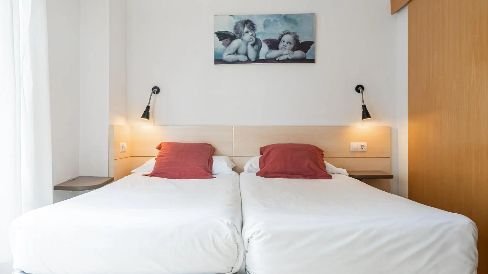 Neptuno Apartments Calella