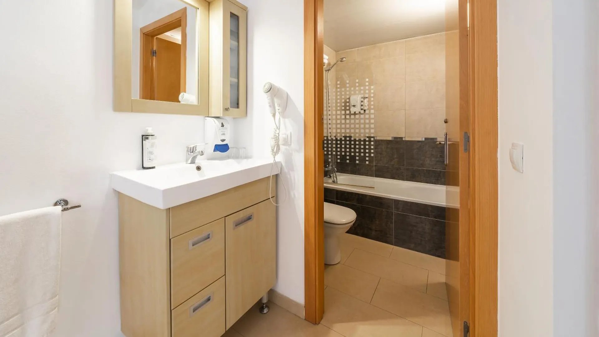 Neptuno Apartments Calella