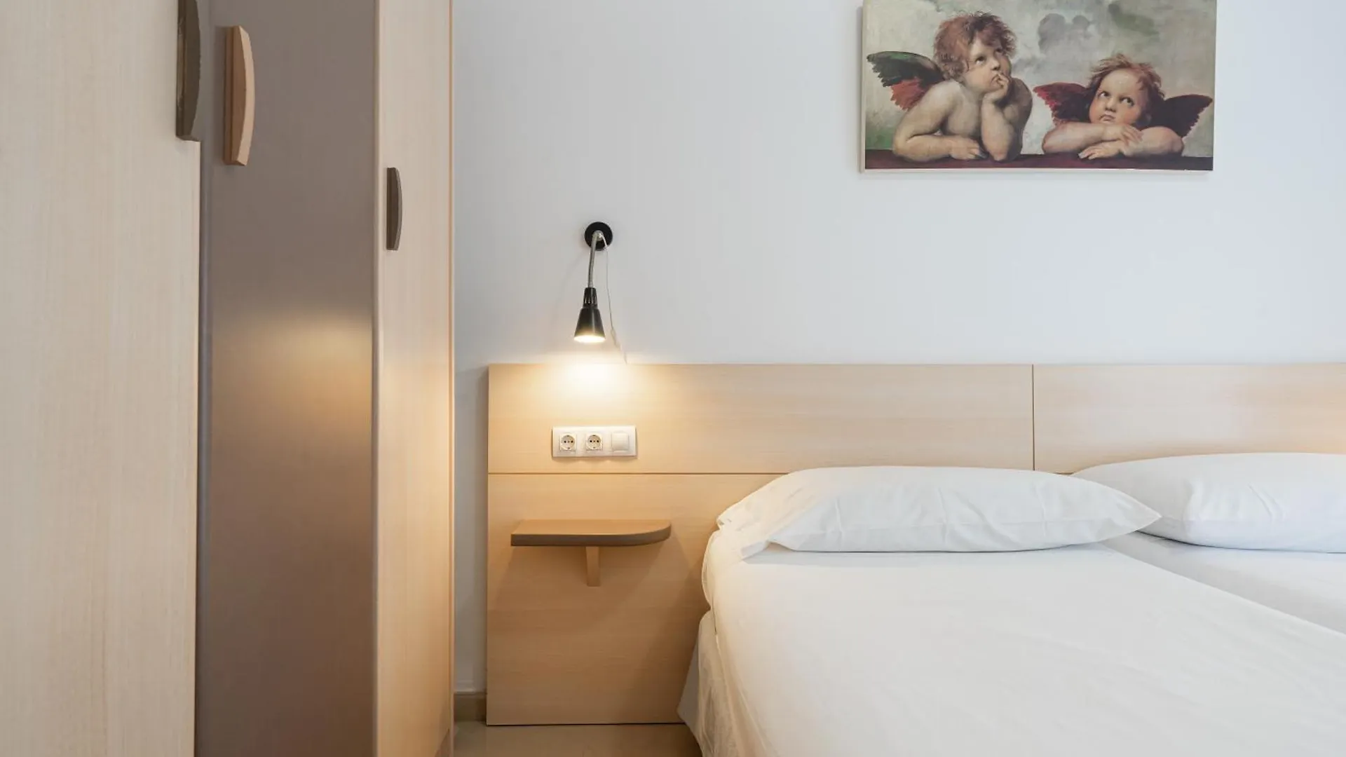 Neptuno Apartments Calella 0*,  Spain
