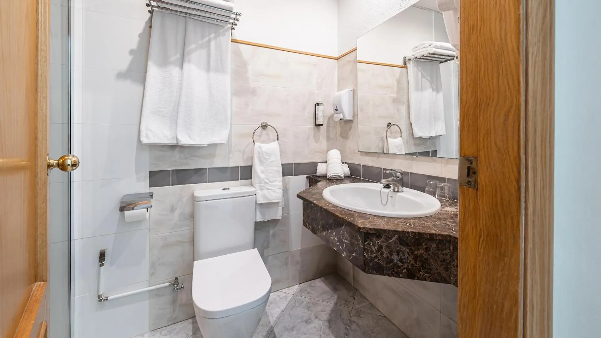 Neptuno Apartments Calella