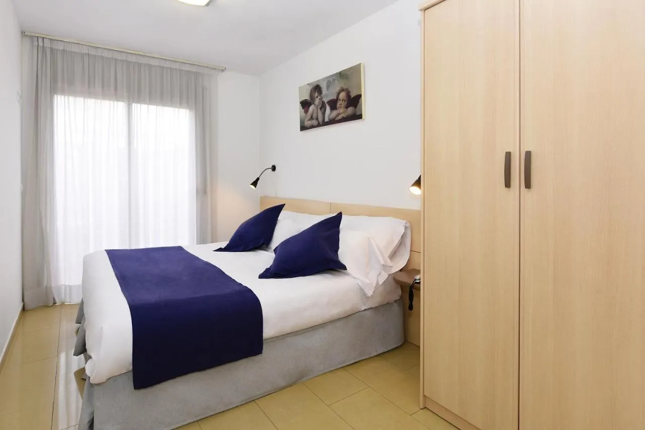 Neptuno Apartments Calella