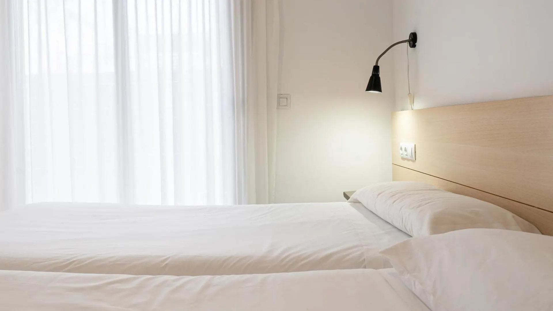 Neptuno Apartments Calella