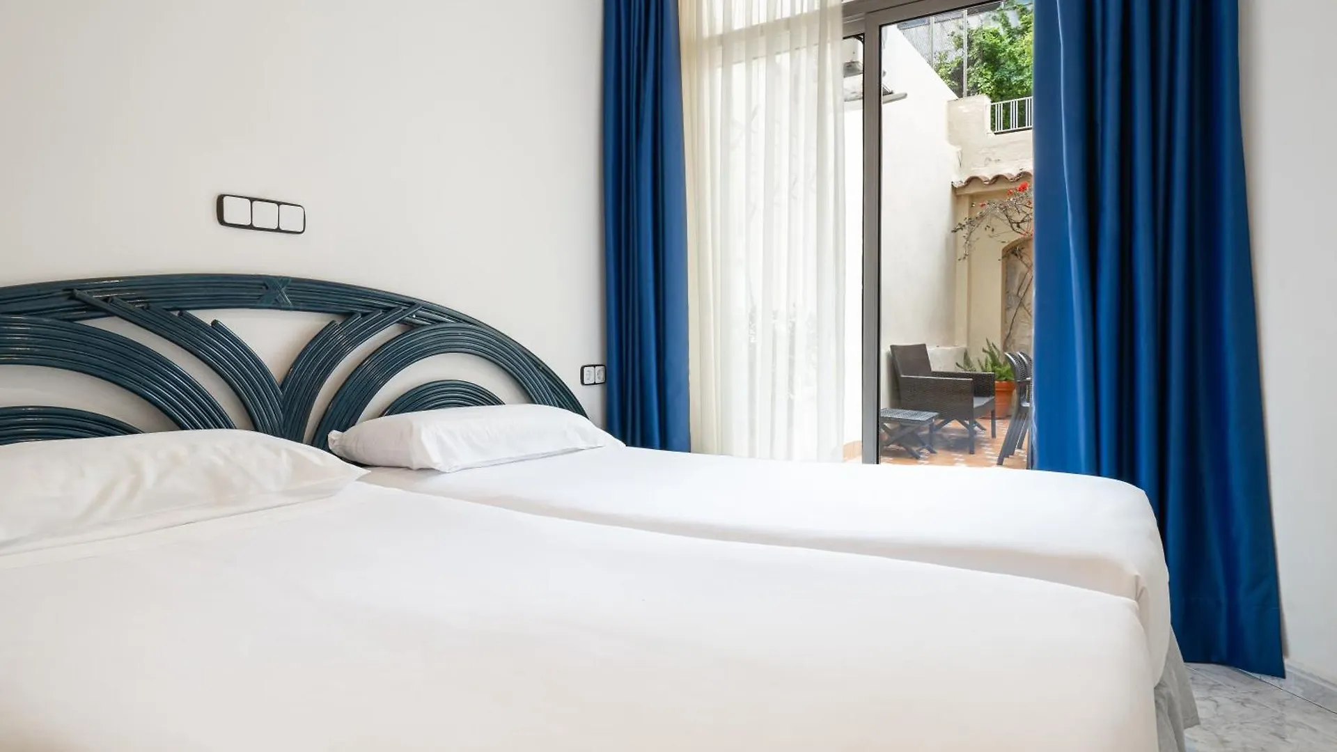 Neptuno Apartments Calella Spain